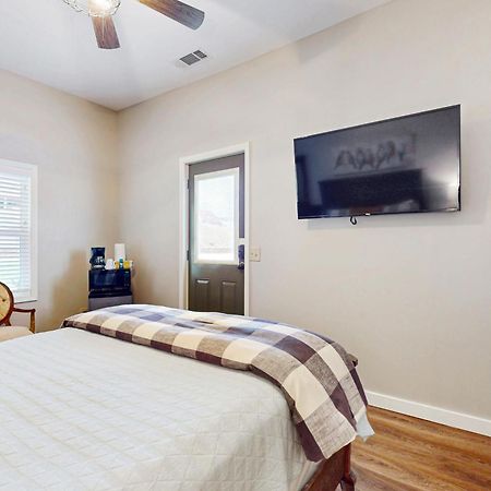 Upcountry Inn Helen Room photo