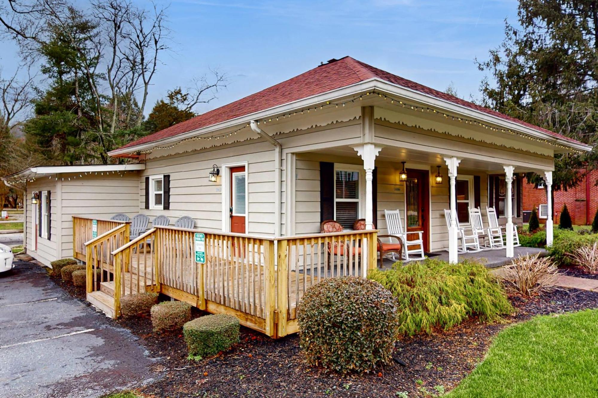 Upcountry Inn Helen Room photo